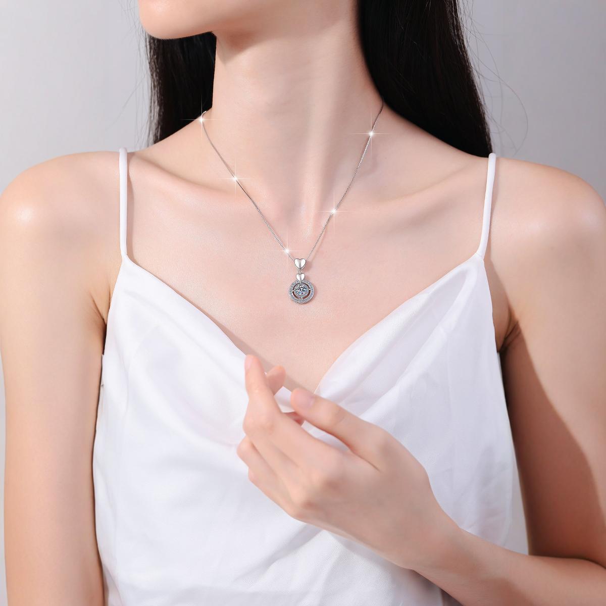 NO.203 S925 Sterling Silver Synthetic Moissanite Halo Necklace Birthday Gift Minimalist Pendant Necklace Springtok
