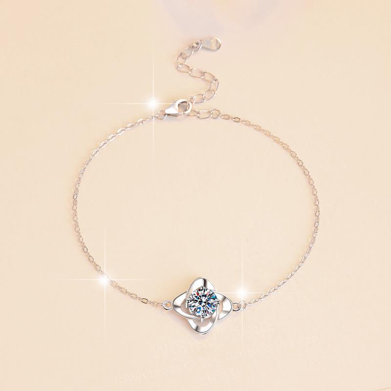 NO.142 925 Sterling Silver Four Petals Bracelet Synthetic Moissanite Bracelet