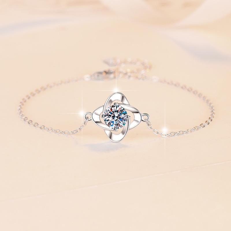 NO.142 925 Sterling Silver Four Petals Bracelet Synthetic Moissanite Bracelet