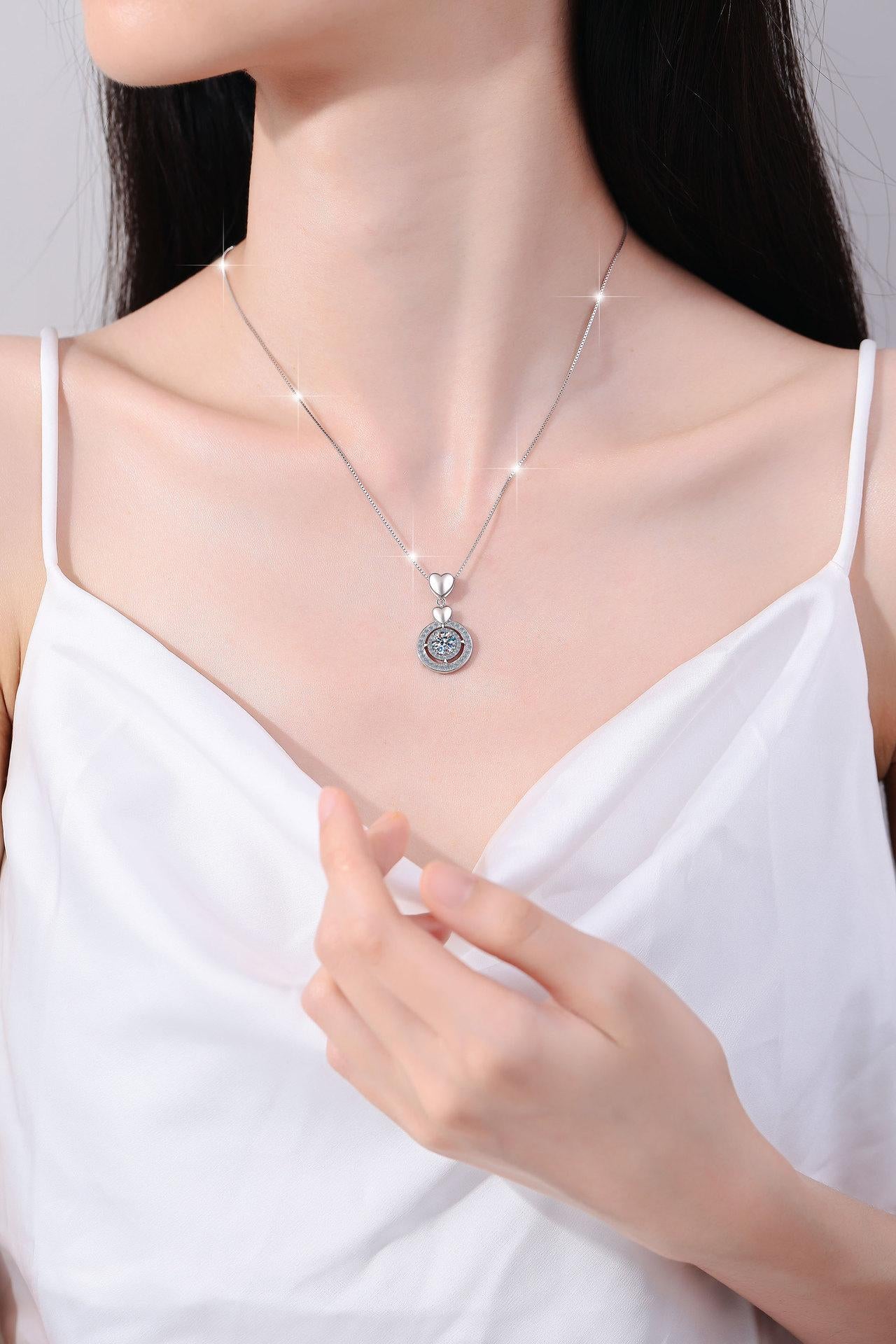NO.203 S925 Sterling Silver Synthetic Moissanite Halo Necklace Birthday Gift Minimalist Pendant Necklace Springtok