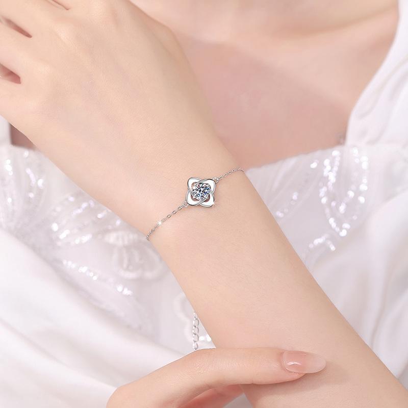 NO.142 925 Sterling Silver Four Petals Bracelet Synthetic Moissanite Bracelet