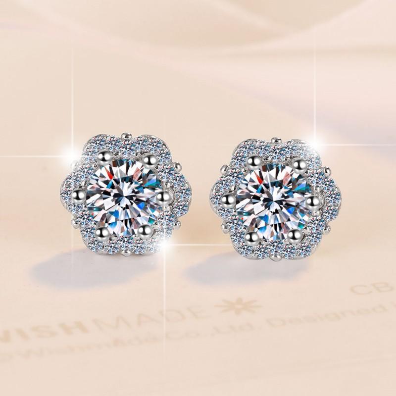 NO.169 S925 Sterling Silver Little Flower Ear Stud Plum Blossom Synthetic Moissanite Earrings Glittering daily life Earrings Springtok
