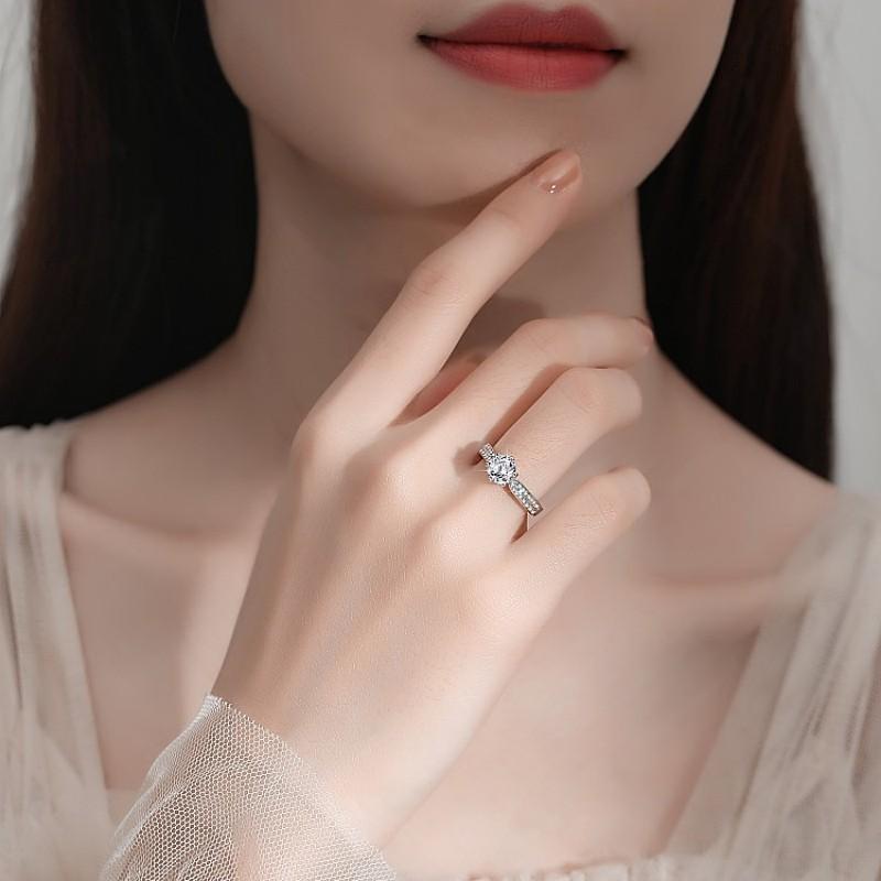 NO.115 S925 Sterling Silver Star Queen Ring Synthetic Moissanite Ring fashion jewelry accessory woman girl promise ring Springtok