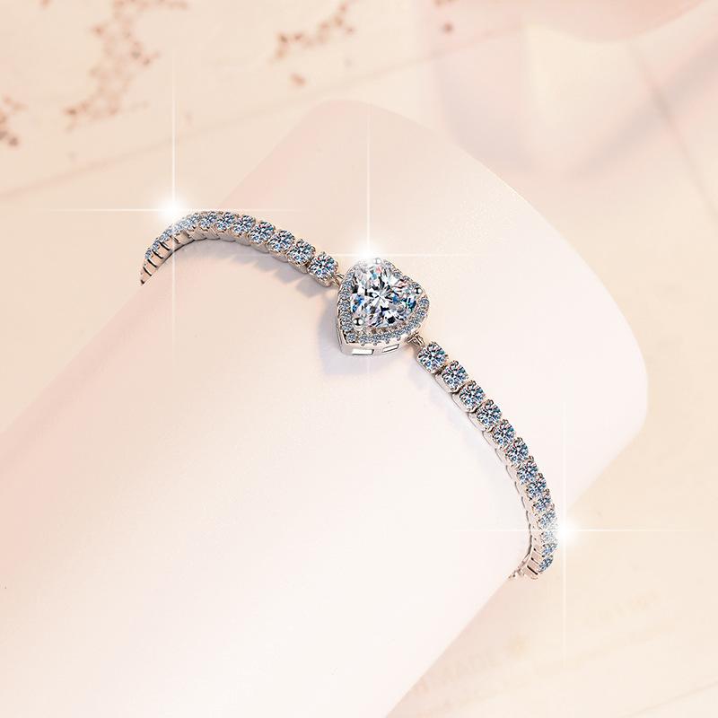 NO.220 S925 Sterling Silver Heart-Shaped Starry Sky Bracelet Synthetic Moissanite Bracelet