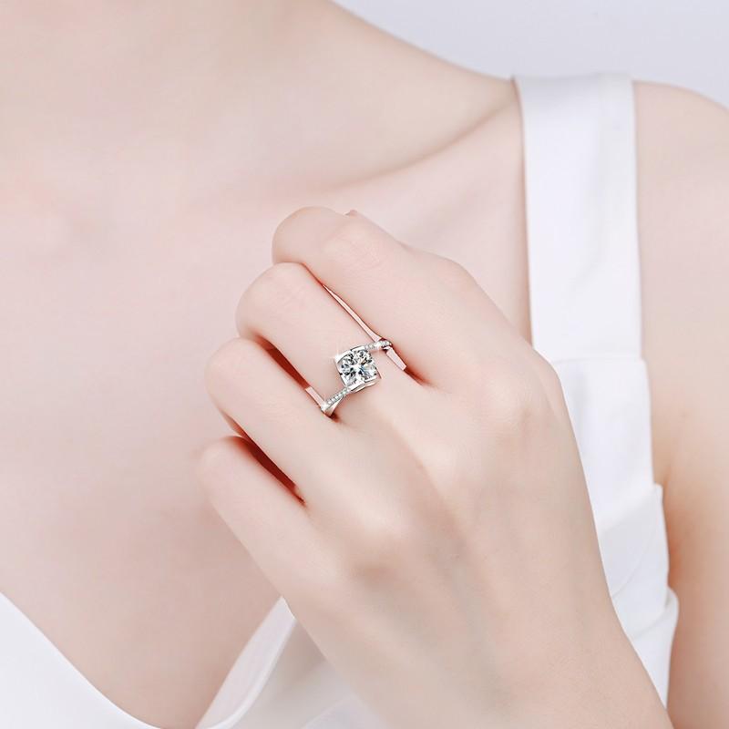 NO.120 S925 Sterling Silver Angel Kiss Ring Synthetic Moissanite Ring fashion jewelry accessory woman girl promise ring Springtok
