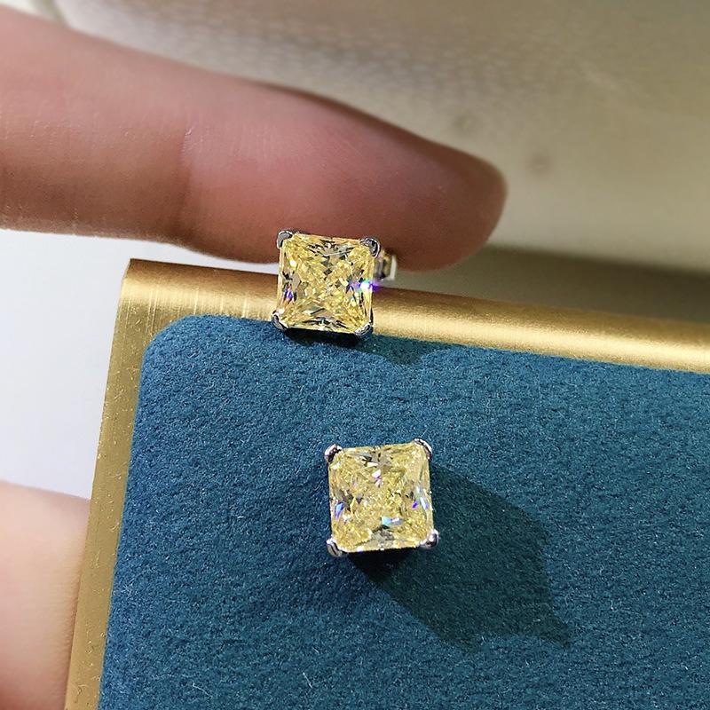 NO.184 S925 Sterling Silver Ice Flower Cut Simple Princess Square Stud Earrings 6 * 6mm 8A Cubic Zirconia Studs Glittering Daily Life Earrings Springtok