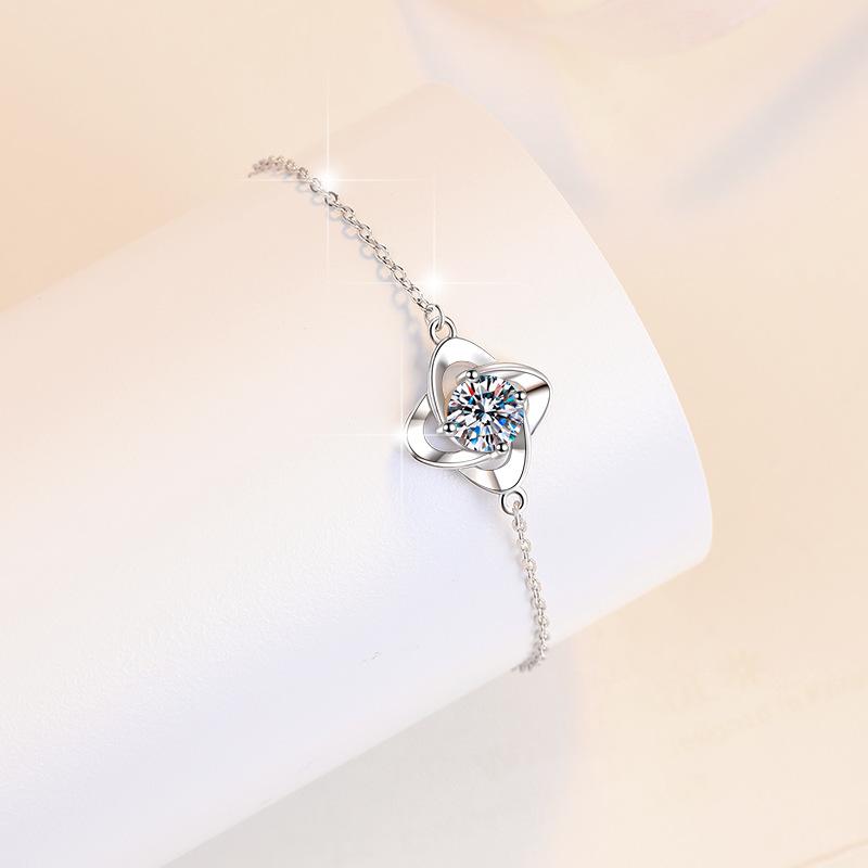 NO.142 925 Sterling Silver Four Petals Bracelet Synthetic Moissanite Bracelet