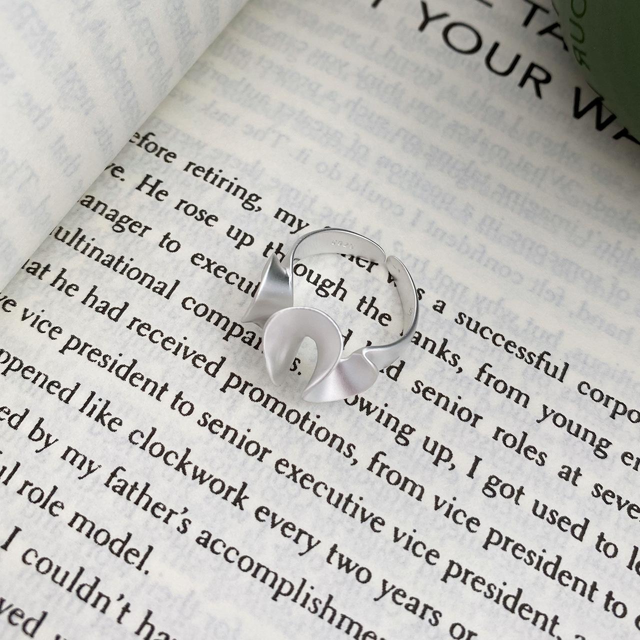 S925 Sterling Silver Irregular Rotating Irregular Shape Frosted Ruffled Pleated Index Finger Ring For Women -551(45%)