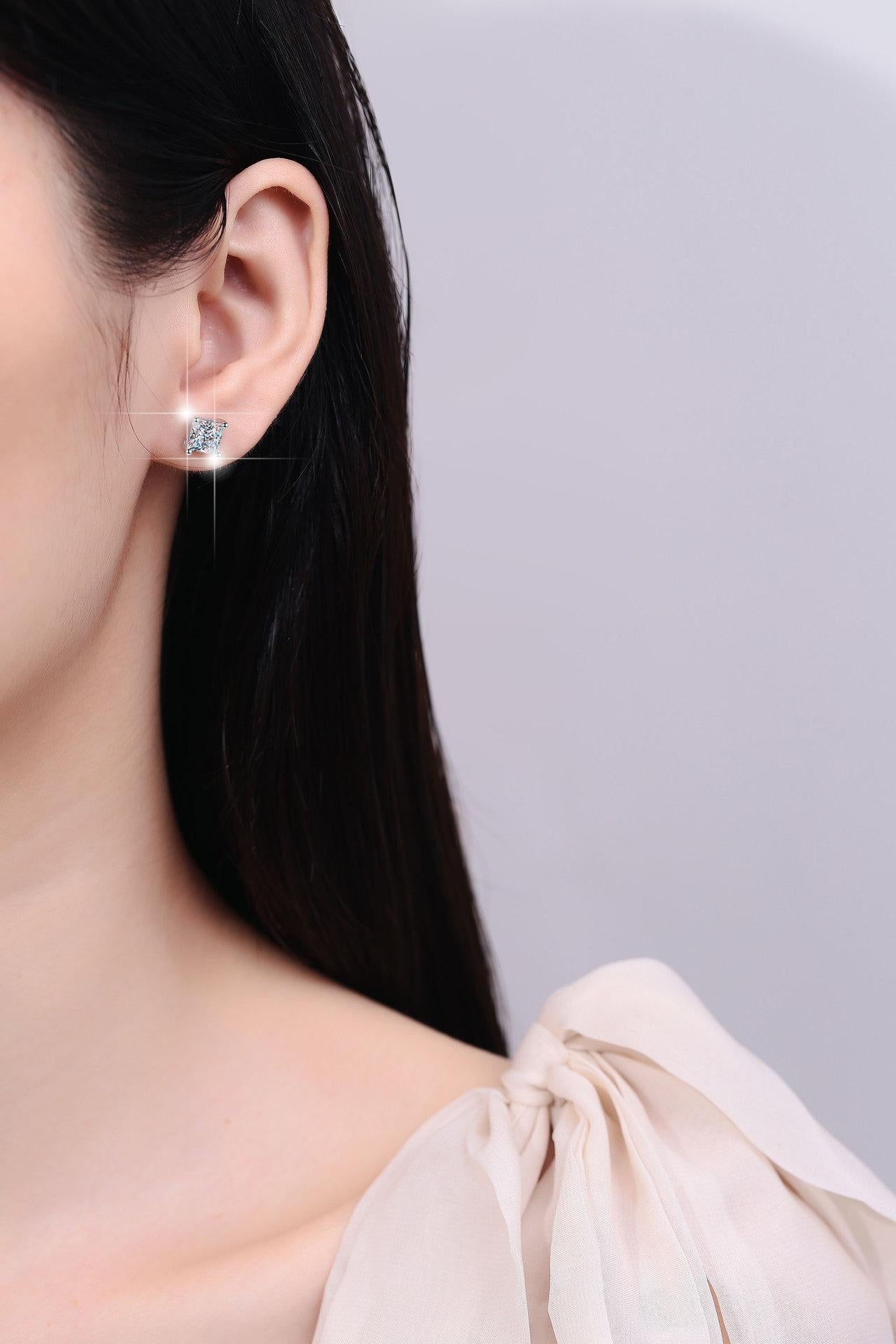 NO.165 925 Sterling Silver Princess Square Earrings Synthetic Moissanite Earrings Glittering daily life Earrings Springtok