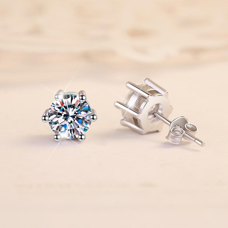 17. S925 Sterling Silver Six-Claw Crown Stud Earring  Synthetic Moissanite Earrings