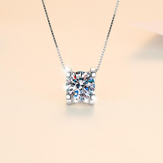 5. S925 Sterling Silver Four-Claw Necklace Synthetic Moissanite Necklace