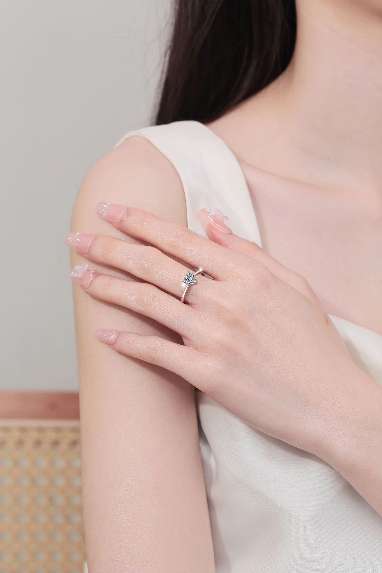 S925 Sterling Silver Heart-Shaped Ring Synthetic Moissanite Ring 1Carat-181(35%)