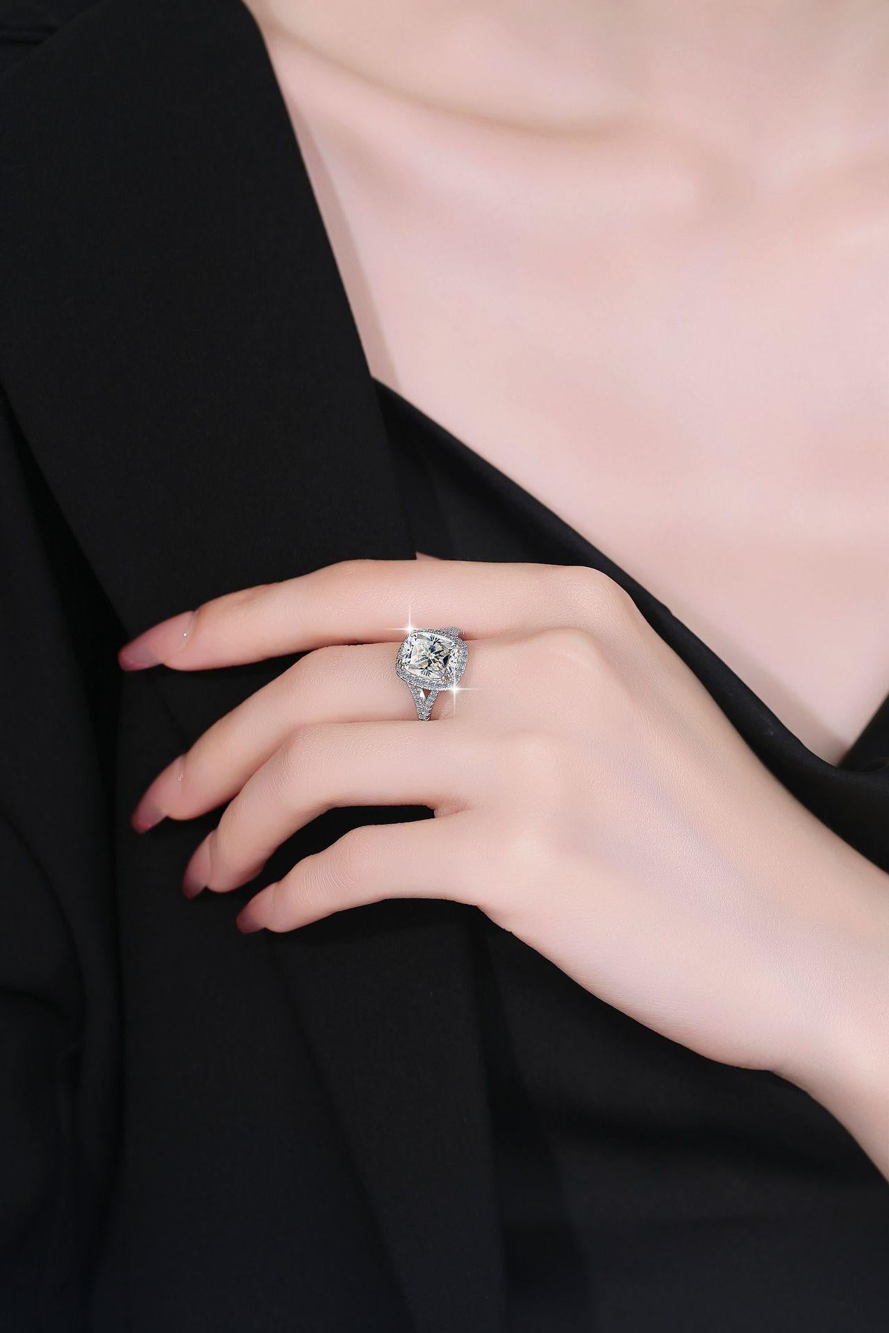 S925 Sterling Silver V-Shaped Cushion Square Ring Synthetic Moissanite Ring 4Carat-466 young  moissanite(25%)