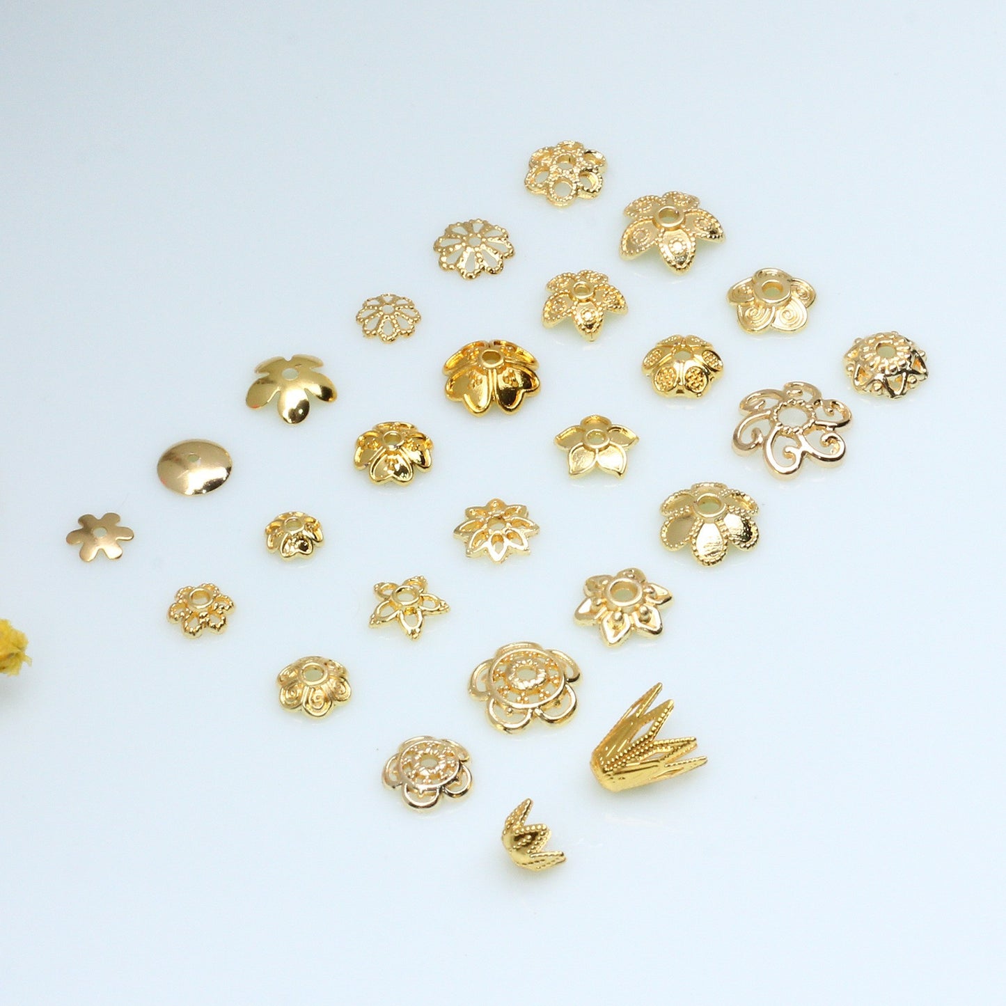 Hollow Petal Alloy Bead Holder For Jewelry DIY，100 pcs, Covered By 14/18K Real Gold Or Silver