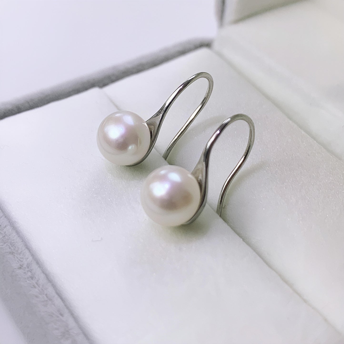 Natural freshwater round pearl earrings /6-7mm subtle blemish Pearl /S925 sterling silver high heel shaped ear hooks