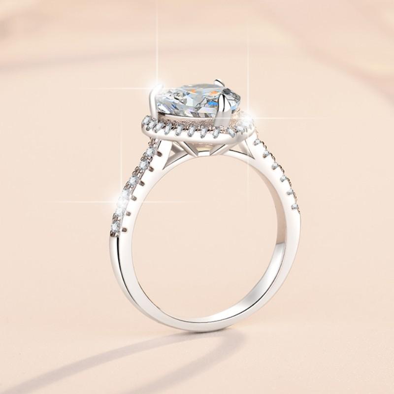 26. S925 Sterling Silver Heart-Shaped Ring Synthetic Moissanite Ring