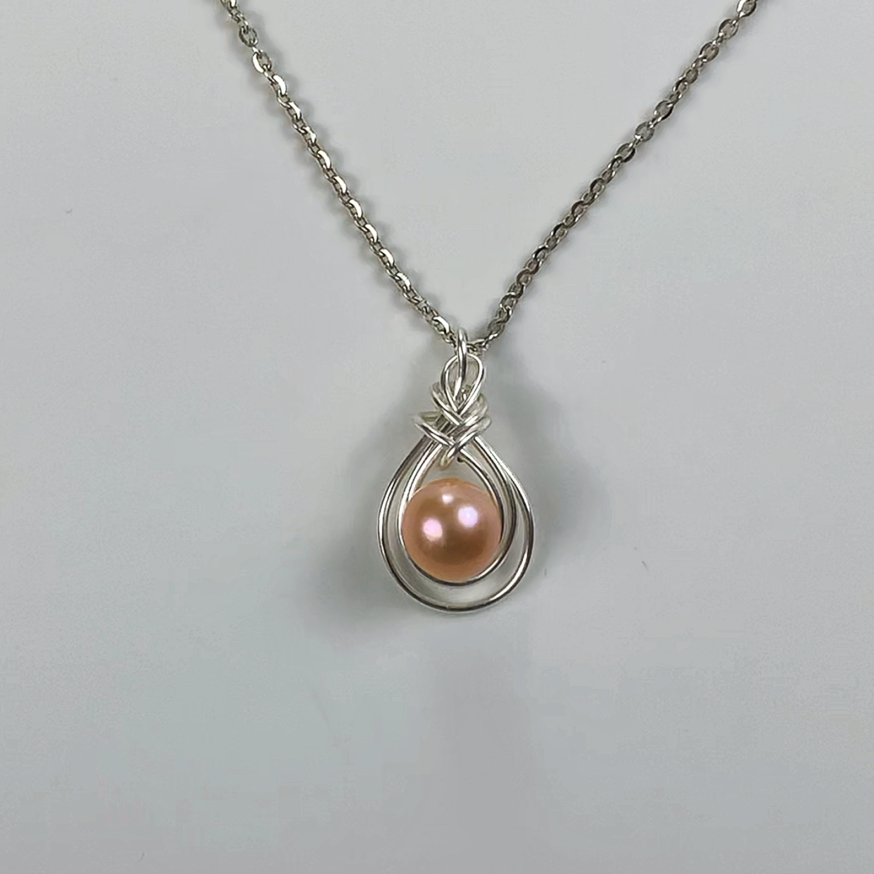 79.Pipa knot pearl pendant