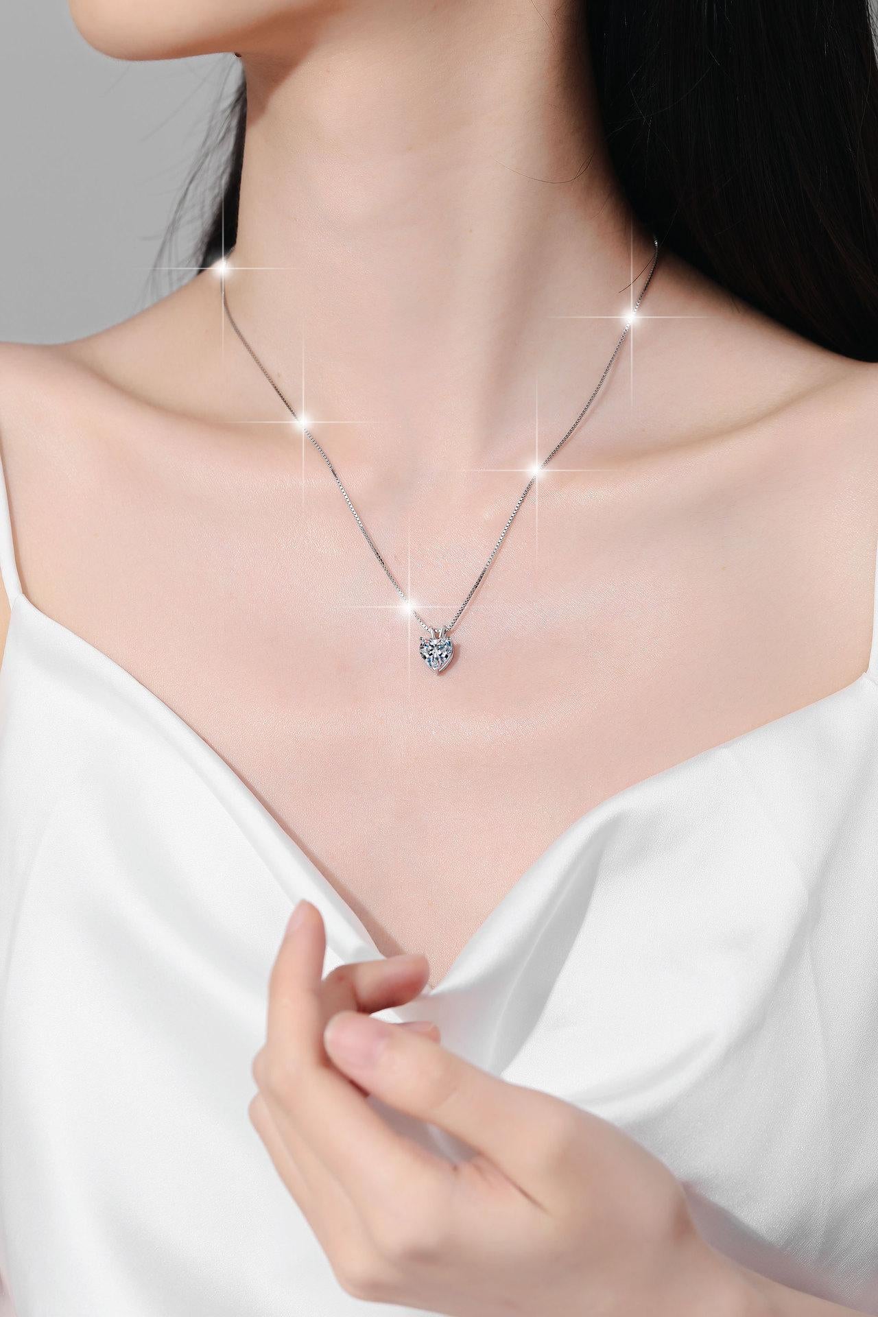 28. NO27 925 Sterling Silver Heart-shape Necklace Synthetic Moissanite Necklace