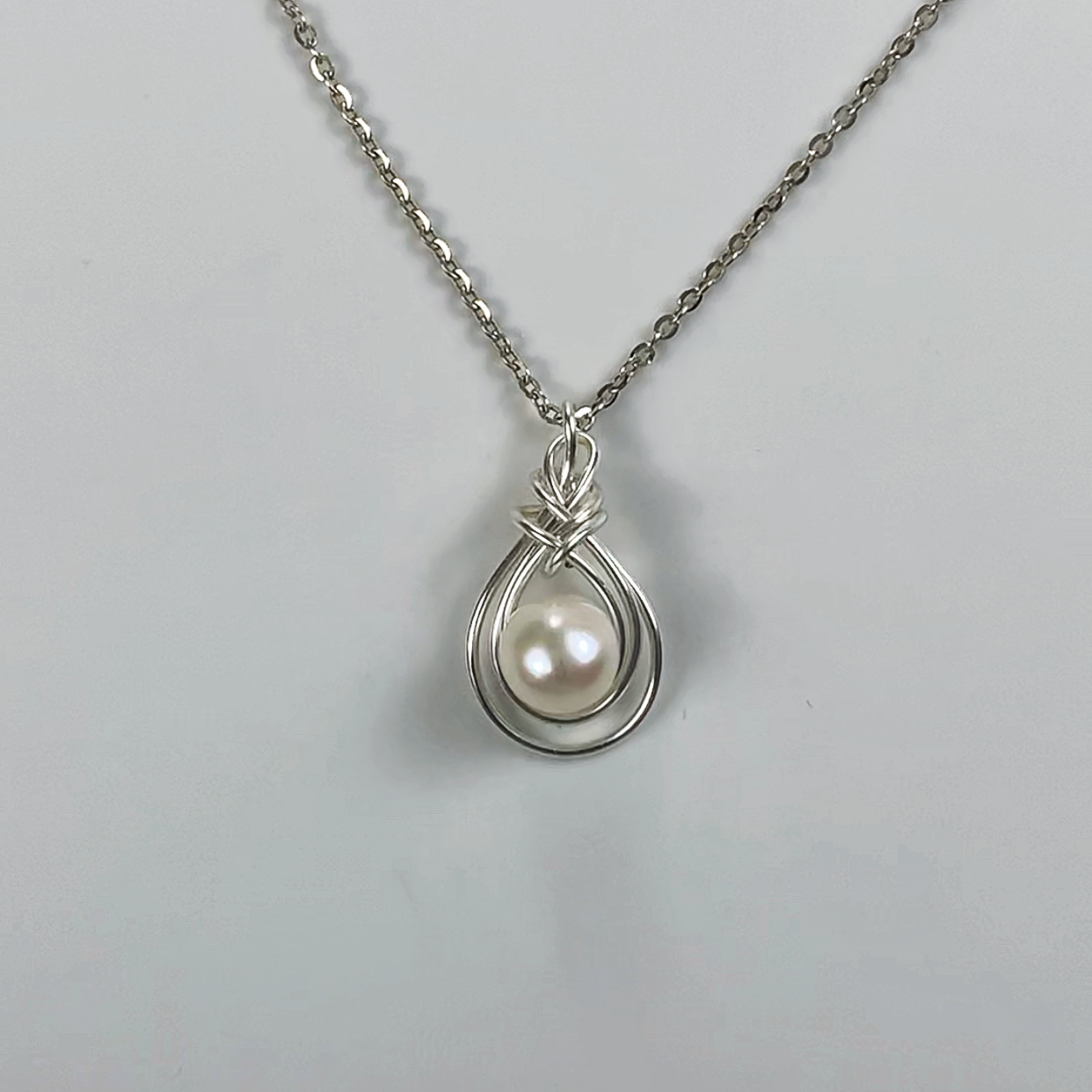 79.Pipa knot pearl pendant