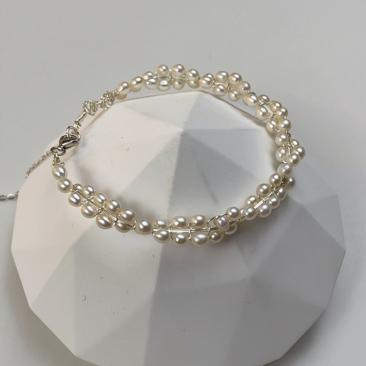 32.Spiral pearl bracelet