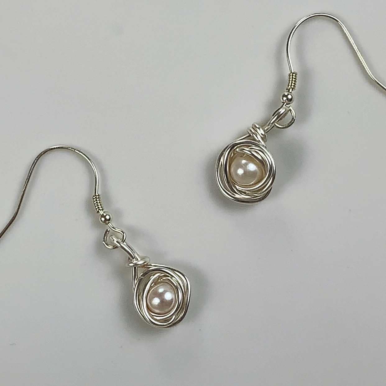 38.Small rose pearl earrings