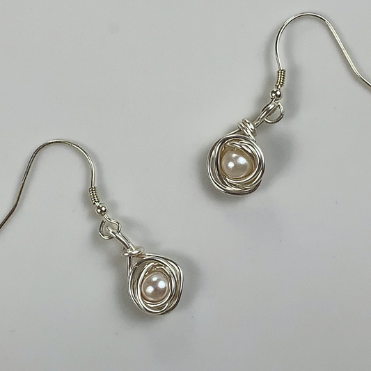 38.Small rose pearl earrings