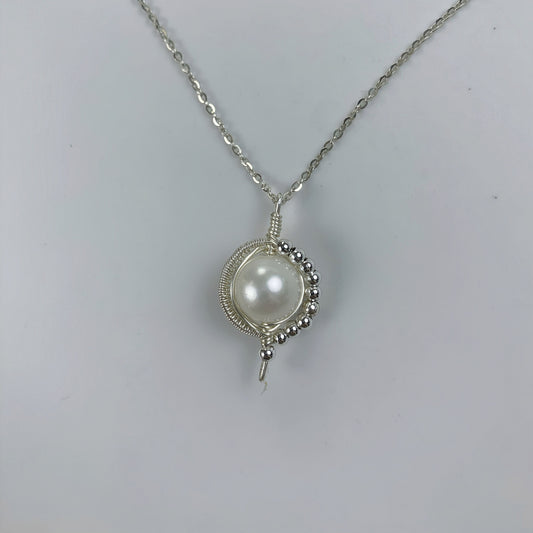 49.The Eye of Pearl pendant