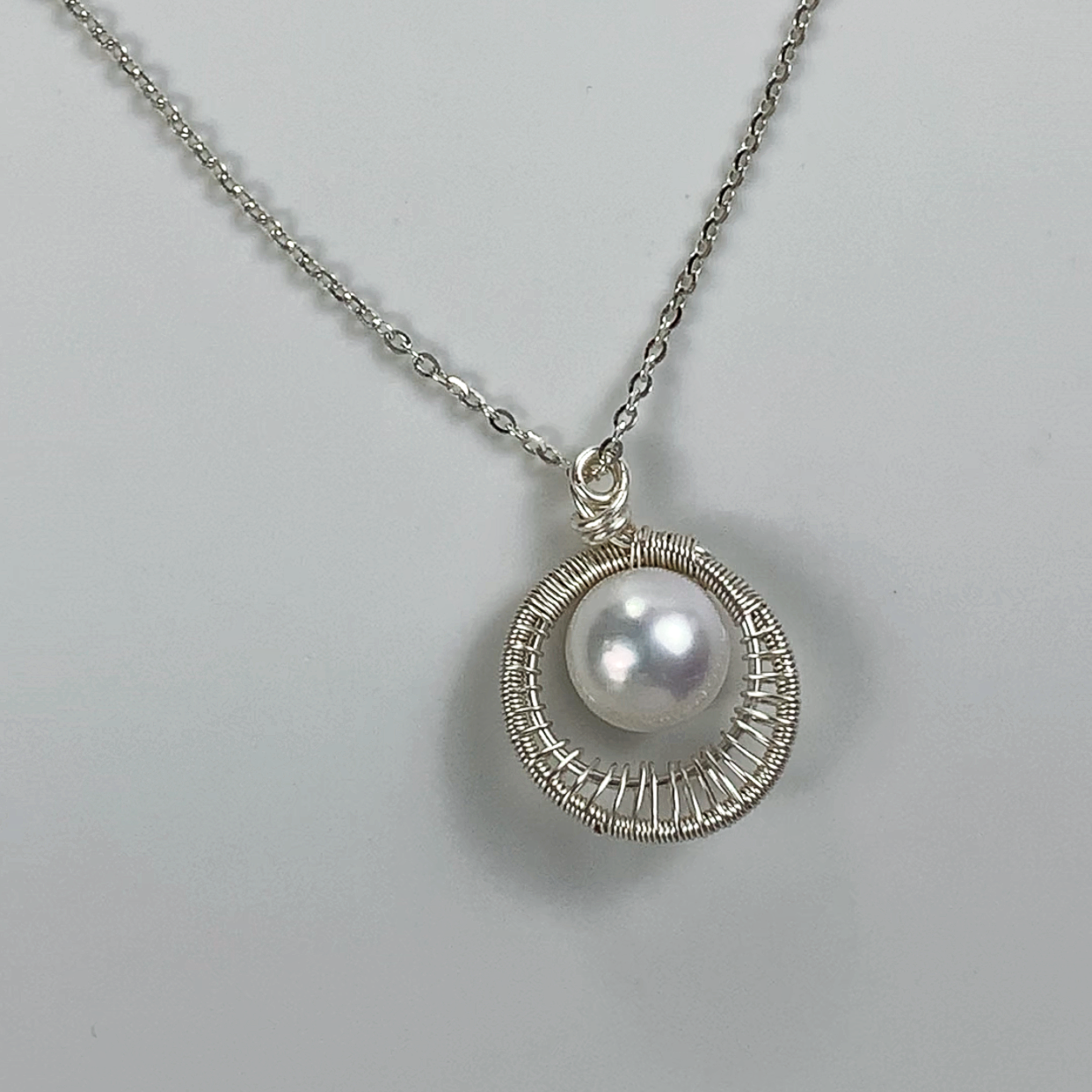 77.Edison Pearl pendant of eye