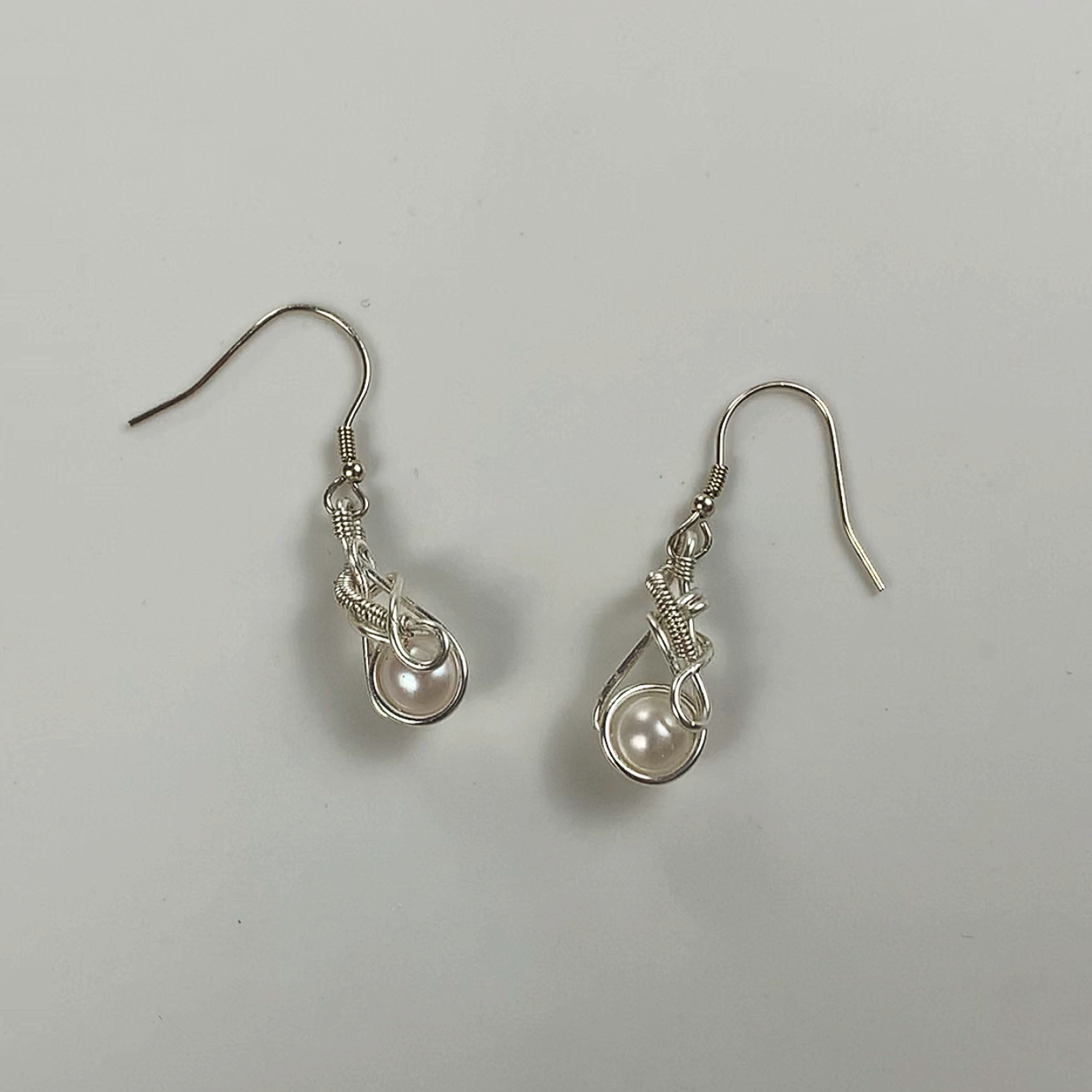 85.Vintage pearl earrings