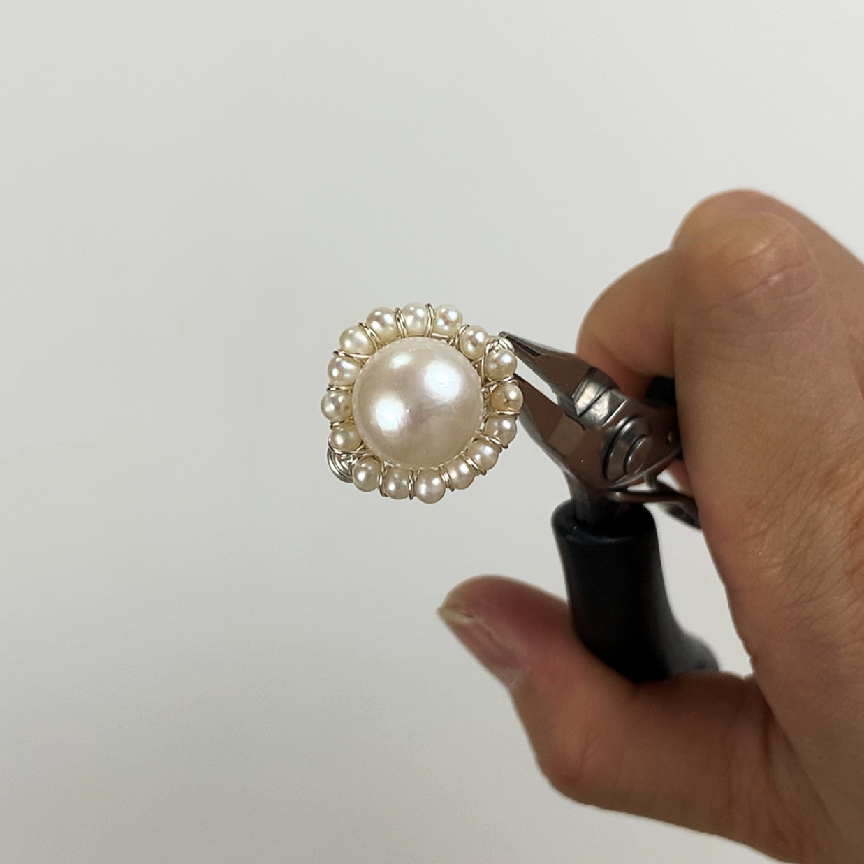 88.Edison ring with pearl lace