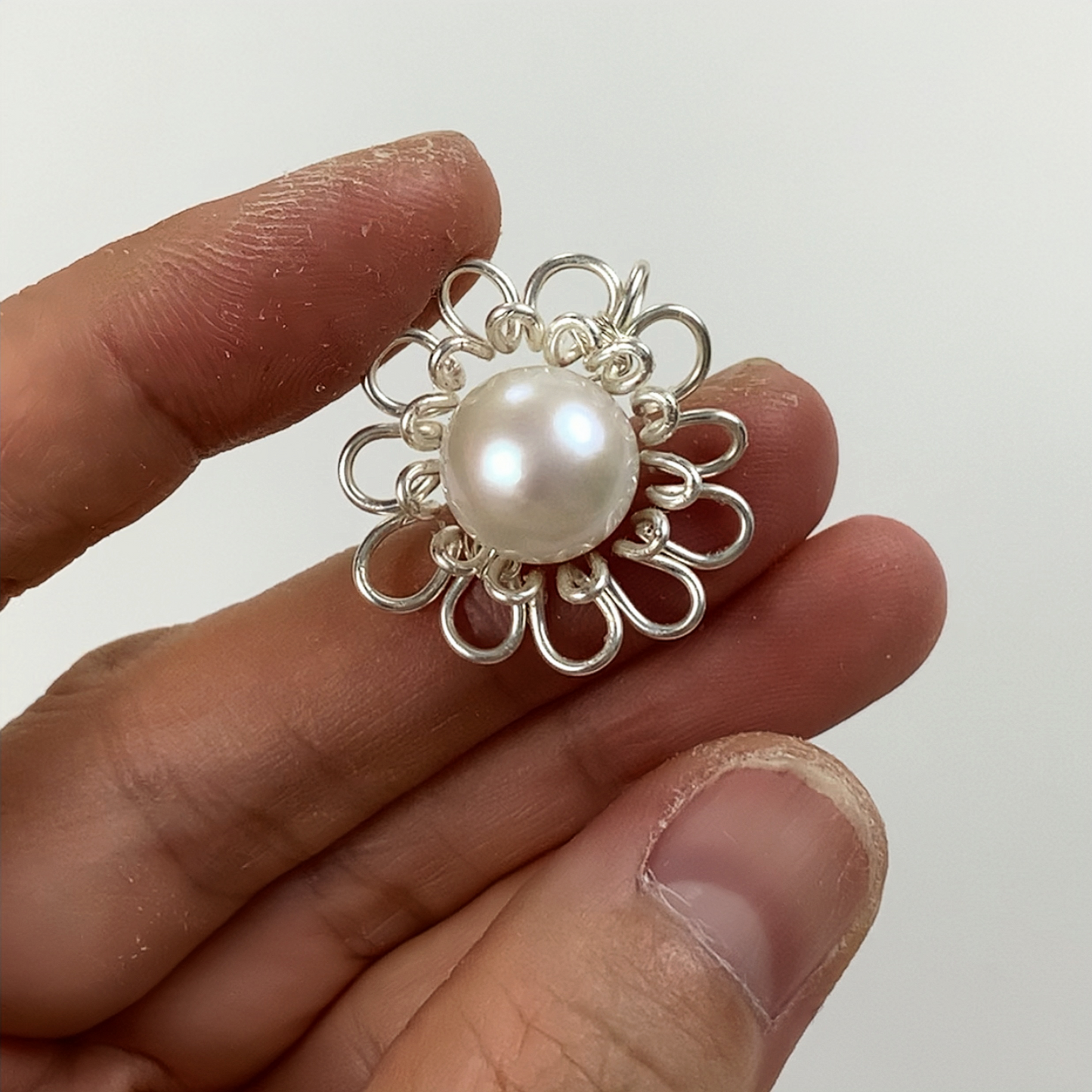 89.Lace Edison pearl pendant