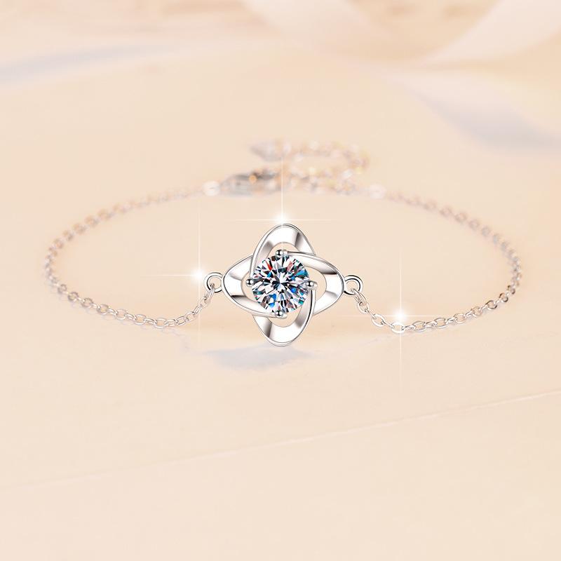 NO9-4. 925 Sterling Silver Four Petals Bracelet Synthetic Moissanite Bracelet