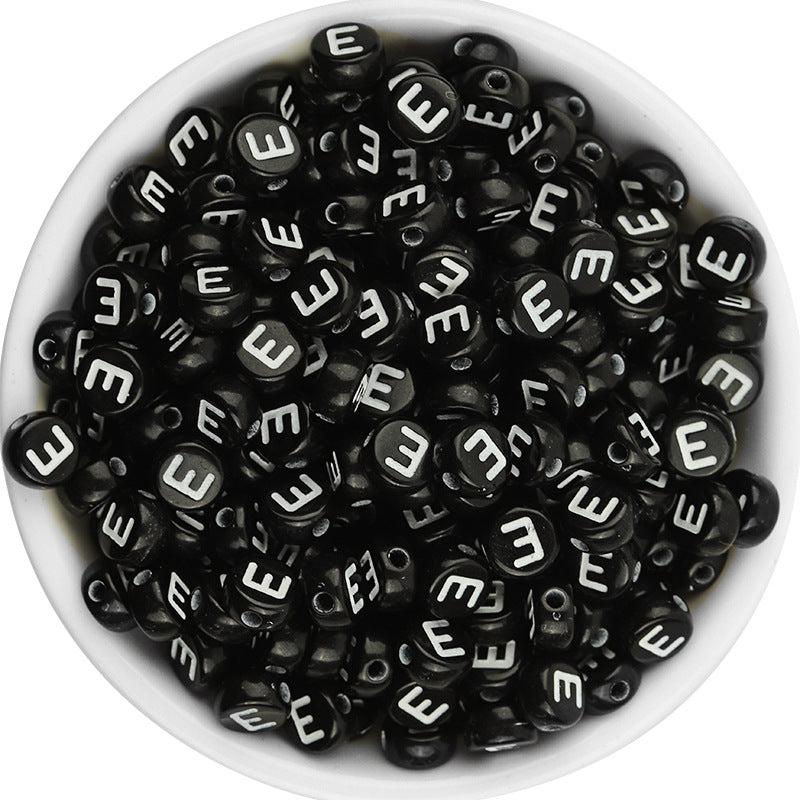 100 Pcs/Pack Acrylic Flat round Beads Diy Black Background White Love Beads/Single English Letter Loose Beads